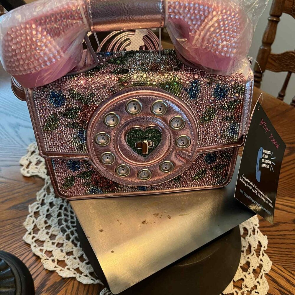 BRAND NEW BETSEY JOHNSON PINK TELEPHONE CROSSBODY PURSE/BAG